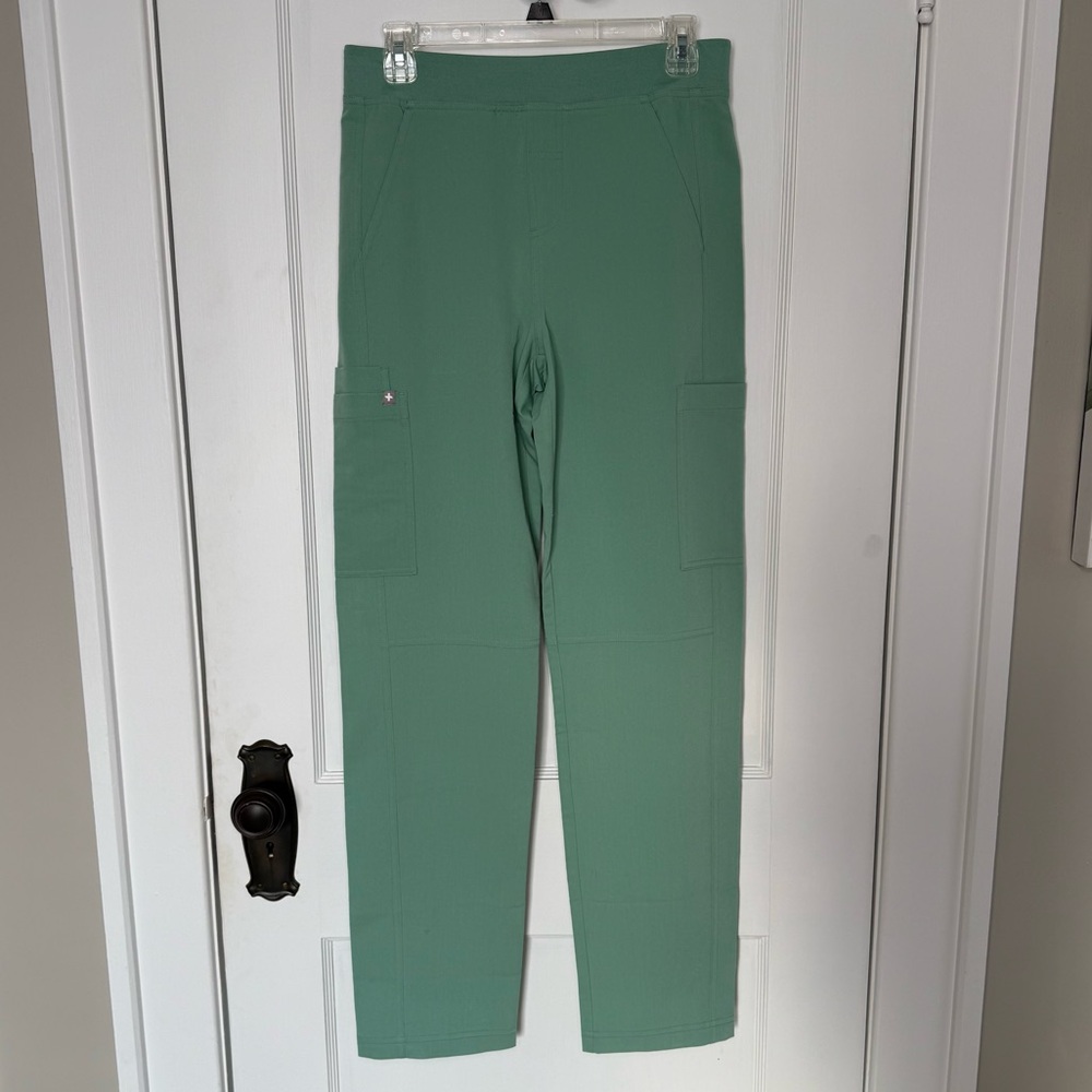NWT FIGS | 2.0 Axim Cargo Pants Scrubs Technical Collection Green XS